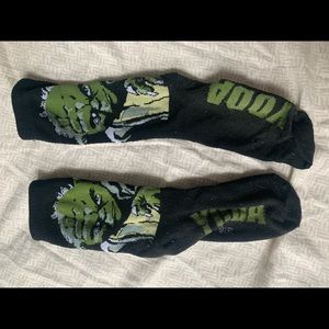 UNISEX Yoda wielding lightsaber socks